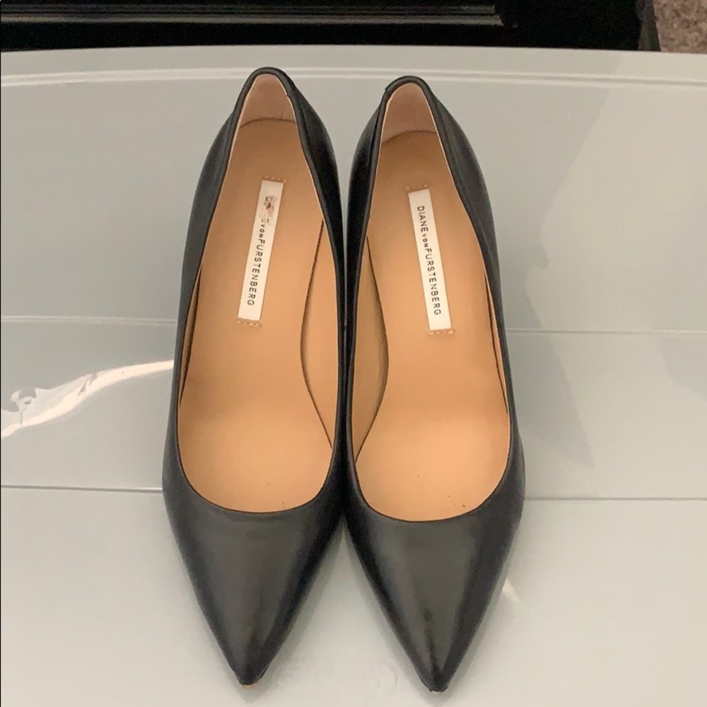 Diane Von Furstenberg Black Ines Heels